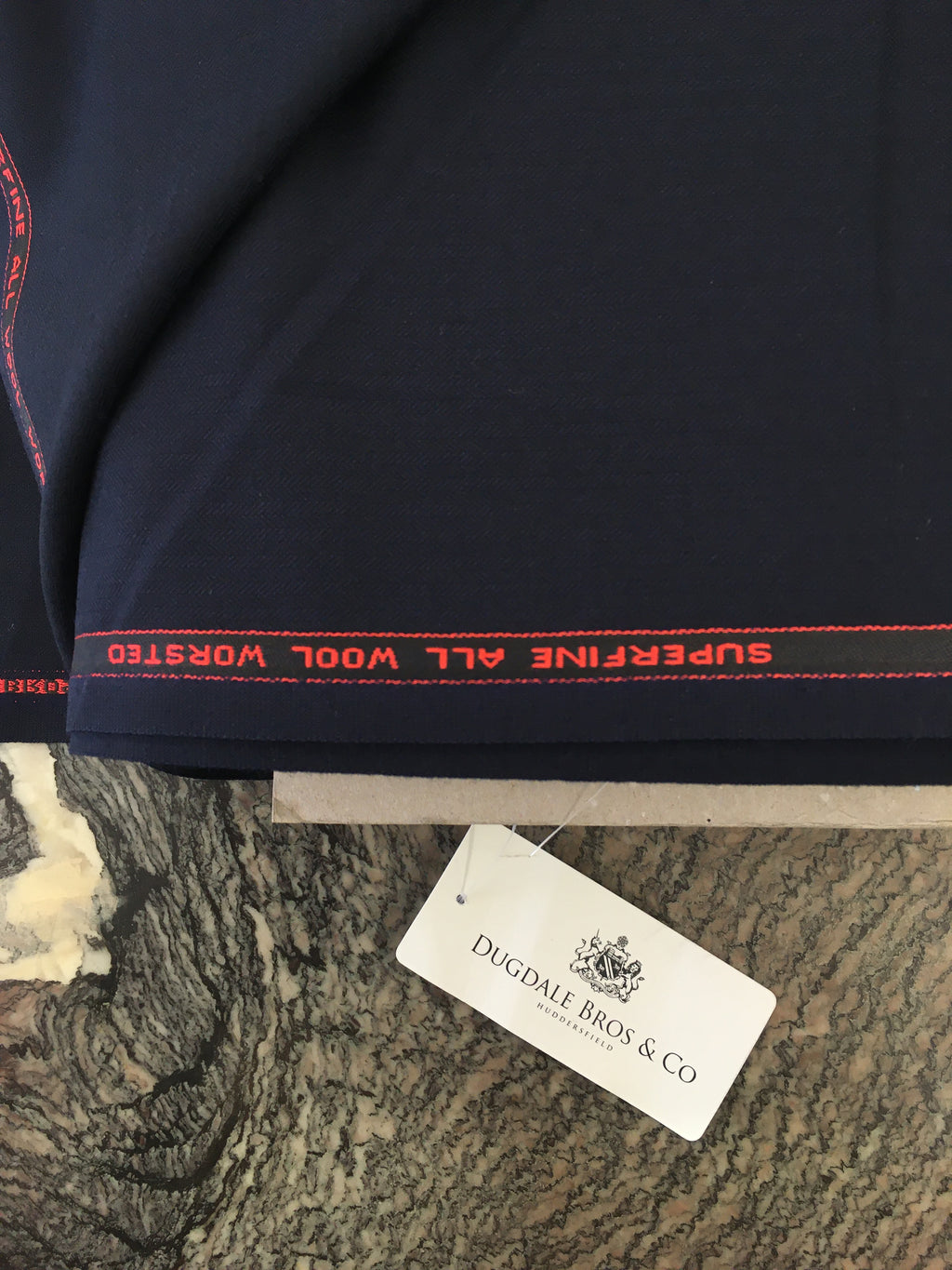 Worsted uld "Mørkeblå"