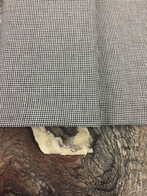 Hør "Houndstooth/Pepitatern"