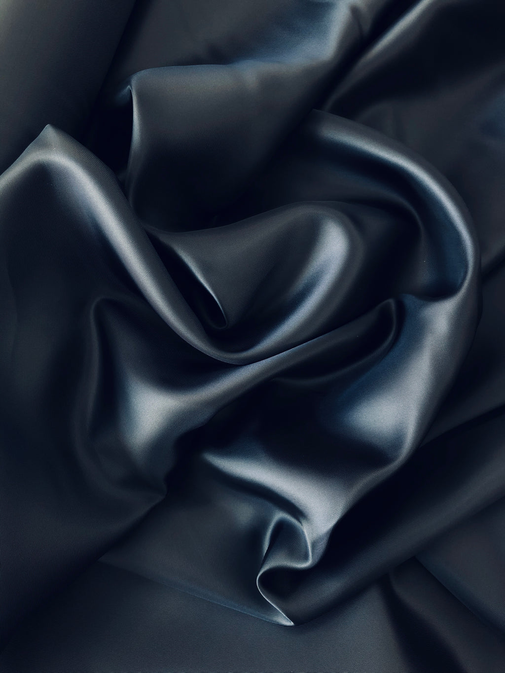 Cupro satin “midnats blå”